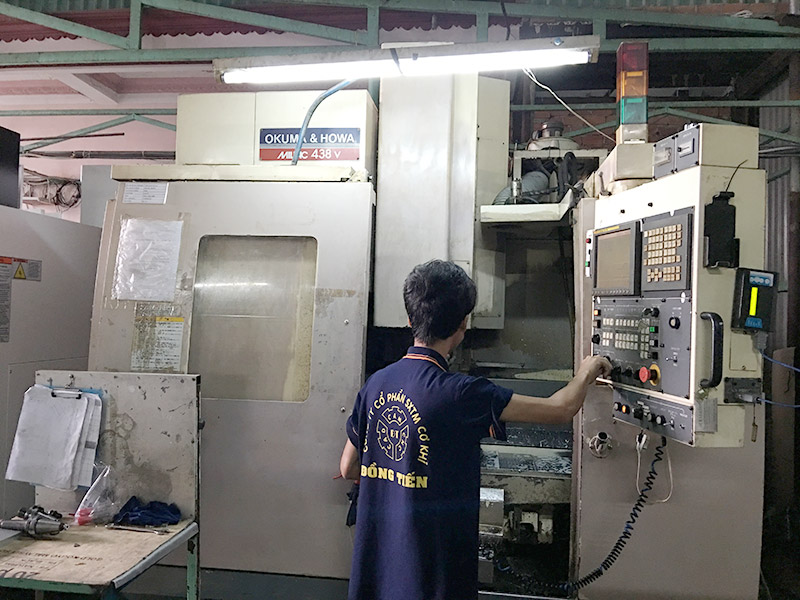 Trung tâm gia công Vertical Machining Center MILLAC 438V, 2002-OKUMA & HOWA
